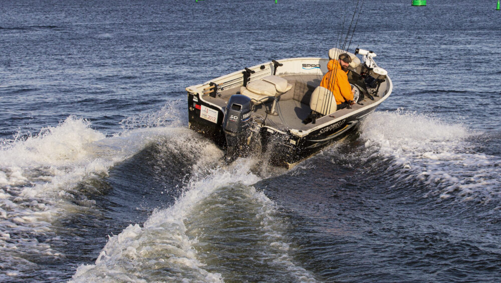 Your fishing guide in his Starweld fishing boat. (photo: Maarten Brante)